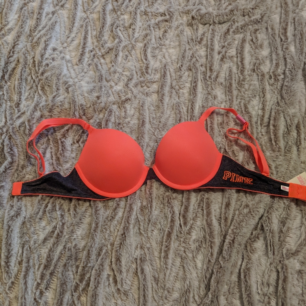 VS pink bra